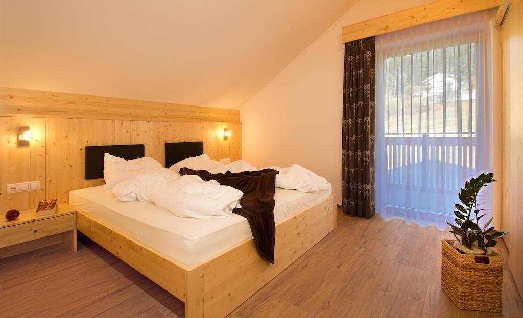 Stiflerhof Apartamento Falzes Quarto foto